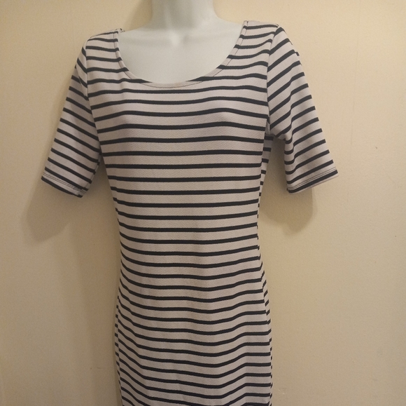 Dresses 👗 👗 👗 - Picture 6 of 10